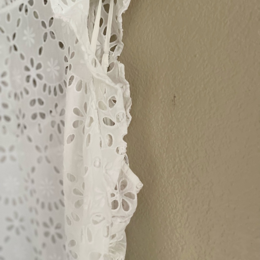 J CrewElegant White Eyelet Sleeveless Top - Picture 4 of 8